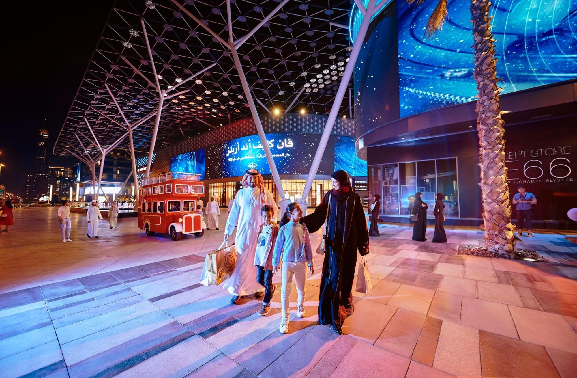 La Ville Hotel & Suites City Walk Dubai, Autograph Collection Buitenkant foto The Avenues Mall in Kuwait City