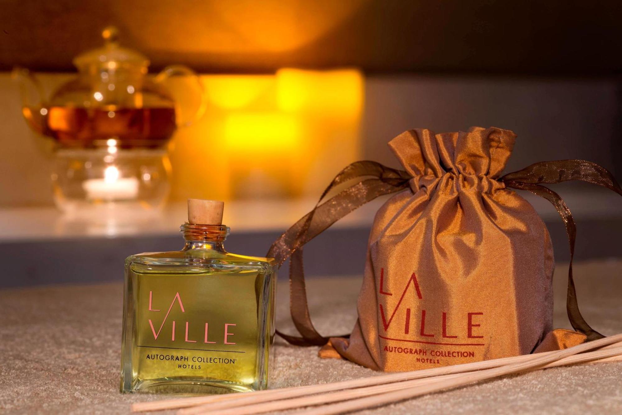 La Ville Hotel & Suites City Walk Dubai, Autograph Collection Buitenkant foto A reed diffuser