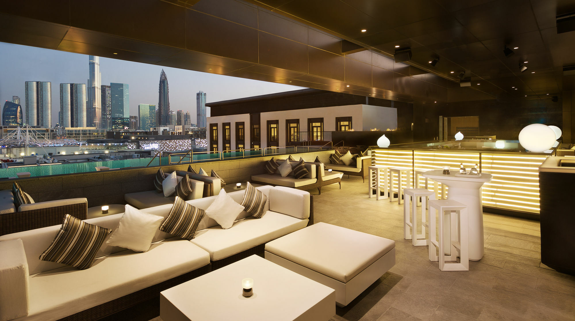 La Ville Hotel & Suites City Walk Dubai, Autograph Collection Buitenkant foto The Address Lounge