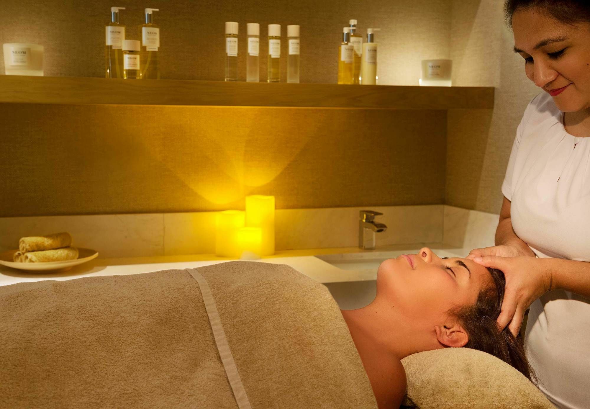 La Ville Hotel & Suites City Walk Dubai, Autograph Collection Buitenkant foto A spa treatment